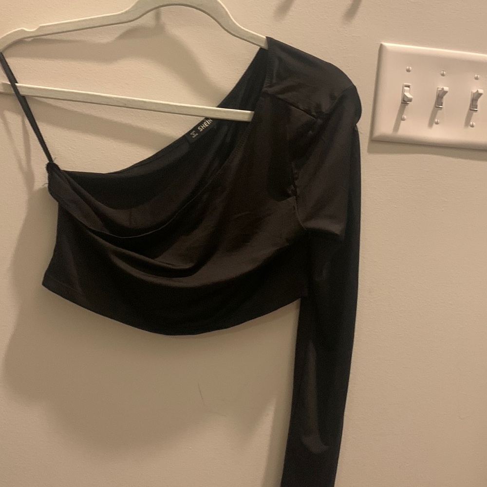 Black one shoulder crop top